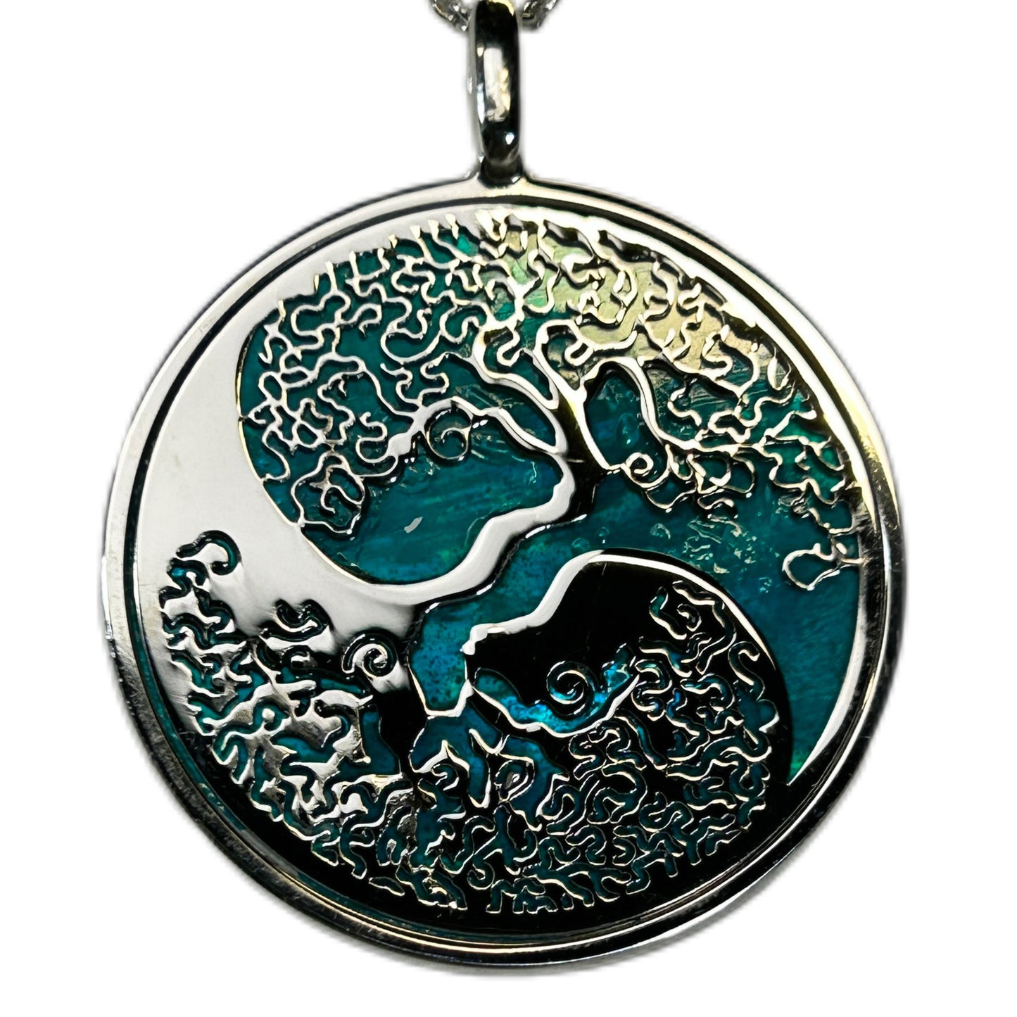 TAO YIN/YANG, CIONDOLO CON SFONDO IN MADREPERLA NATURALE.