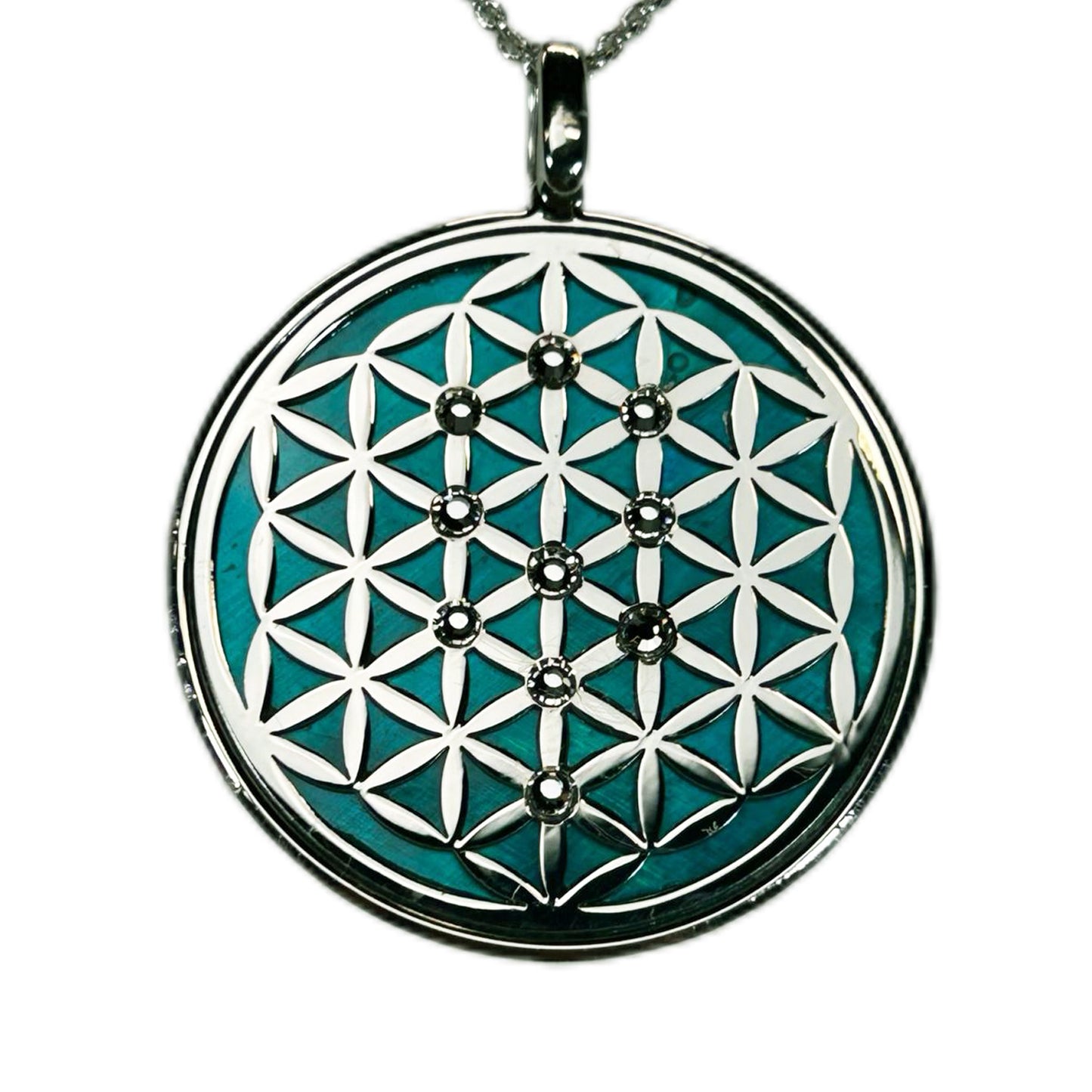 FIORE DELLA VITA, CIONDOLO CON SFONDO IN MADREPERLA NATURALE. GIOIELLO SPIRITUALE GEOMETRIE SACRE.