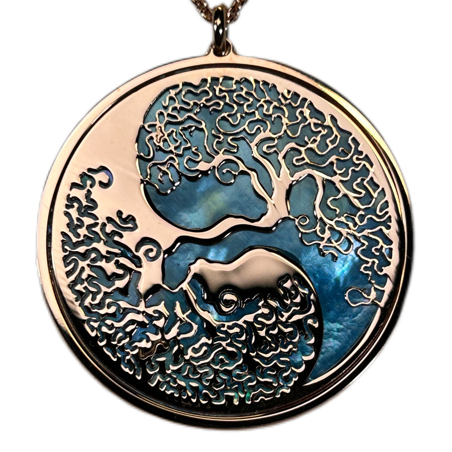 TAO YIN/YANG, CIONDOLO CON SFONDO IN MADREPERLA NATURALE.