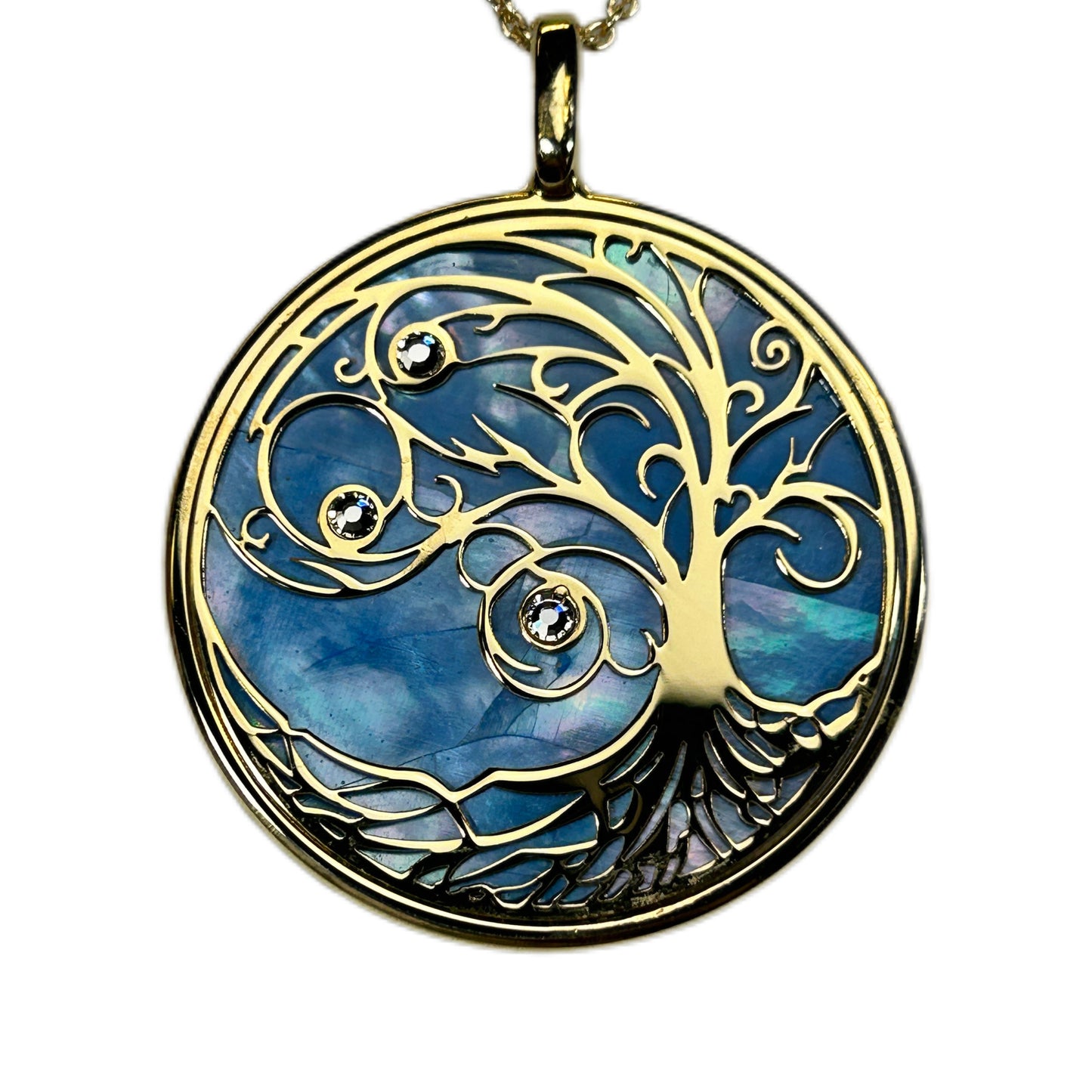 ALBERO DELLA VITA, CIONDOLO CON SFONDO IN MADREPERLA NATURALE E CRISTALLI. GIOIELLO SPIRITUALE COMPOSTO DA PENDENTE E COLLANA.