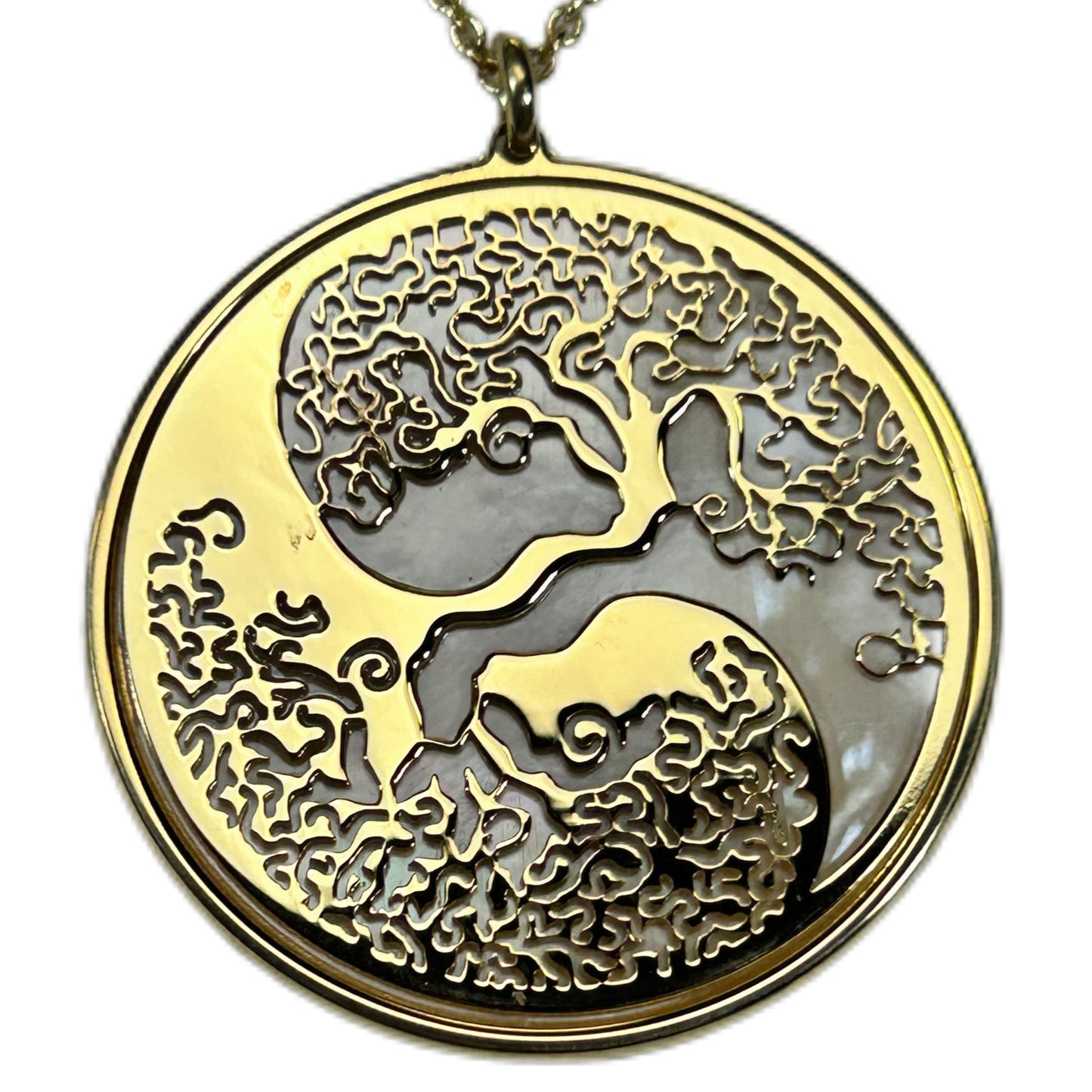 TAO YIN/YANG, CIONDOLO CON SFONDO IN MADREPERLA NATURALE.