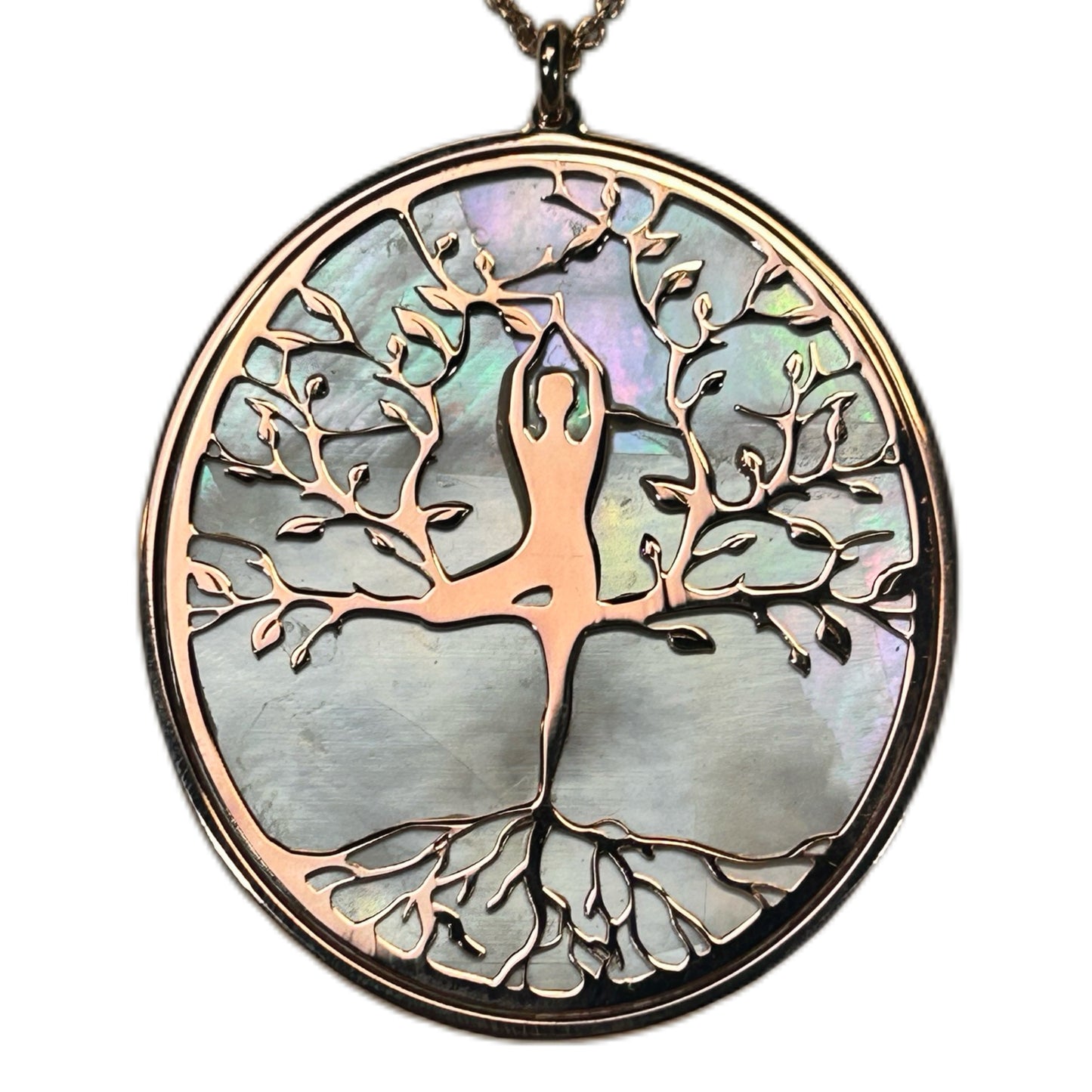 ALBERO DELLA VITA CON ASANA YOGA AL CENTRO, CIONDOLO CON SFONDO IN MADREPERLA NATURALE E CRISTALLI. GIOIELLO SPIRITUALE COMPOSTO DA PENDENTE E COLLANA, REGALO YOGA.