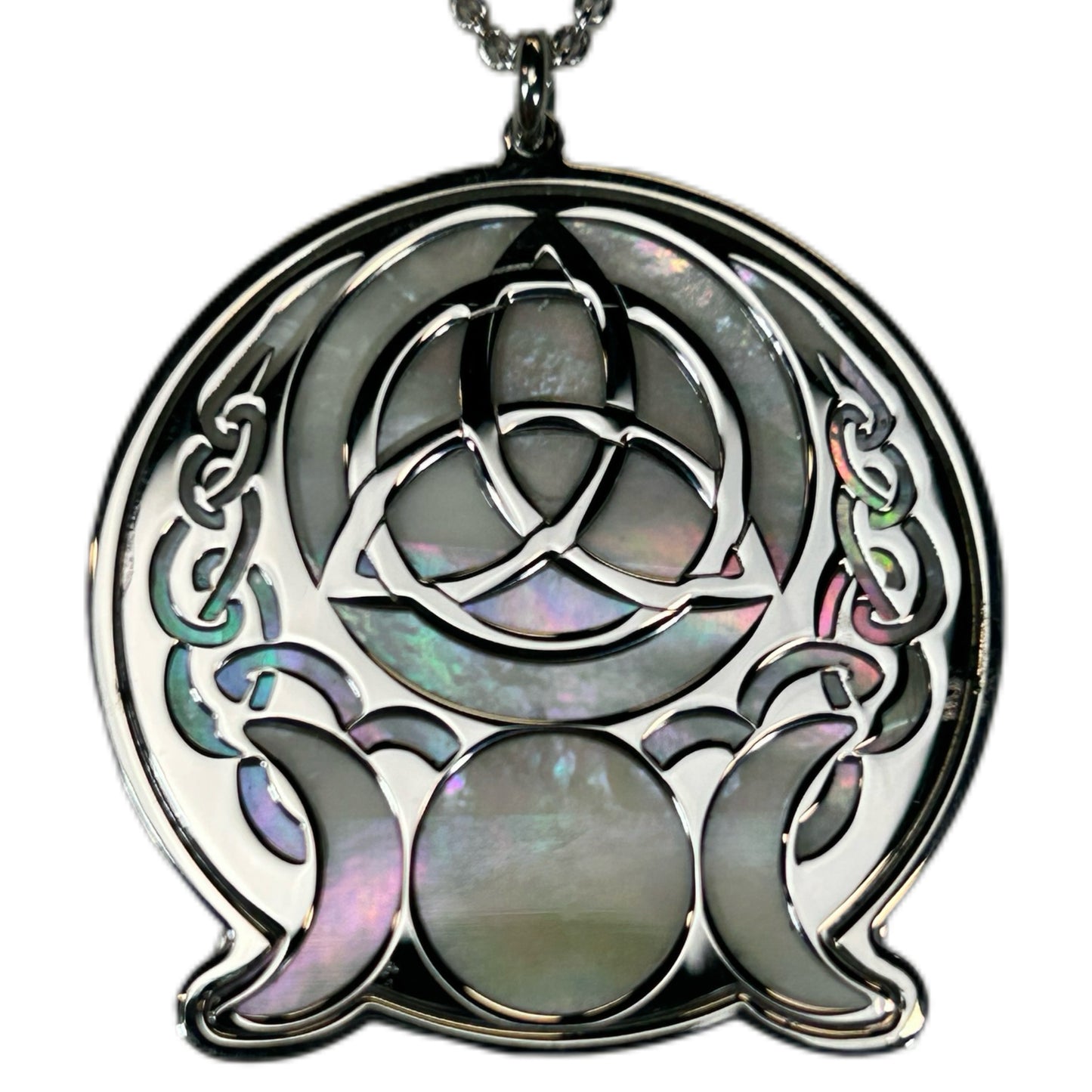 WICCA TRIQUETRA, CIONDOLO CON SFONDO IN MADREPERLA E TRIQUETRA AL CENTRO.