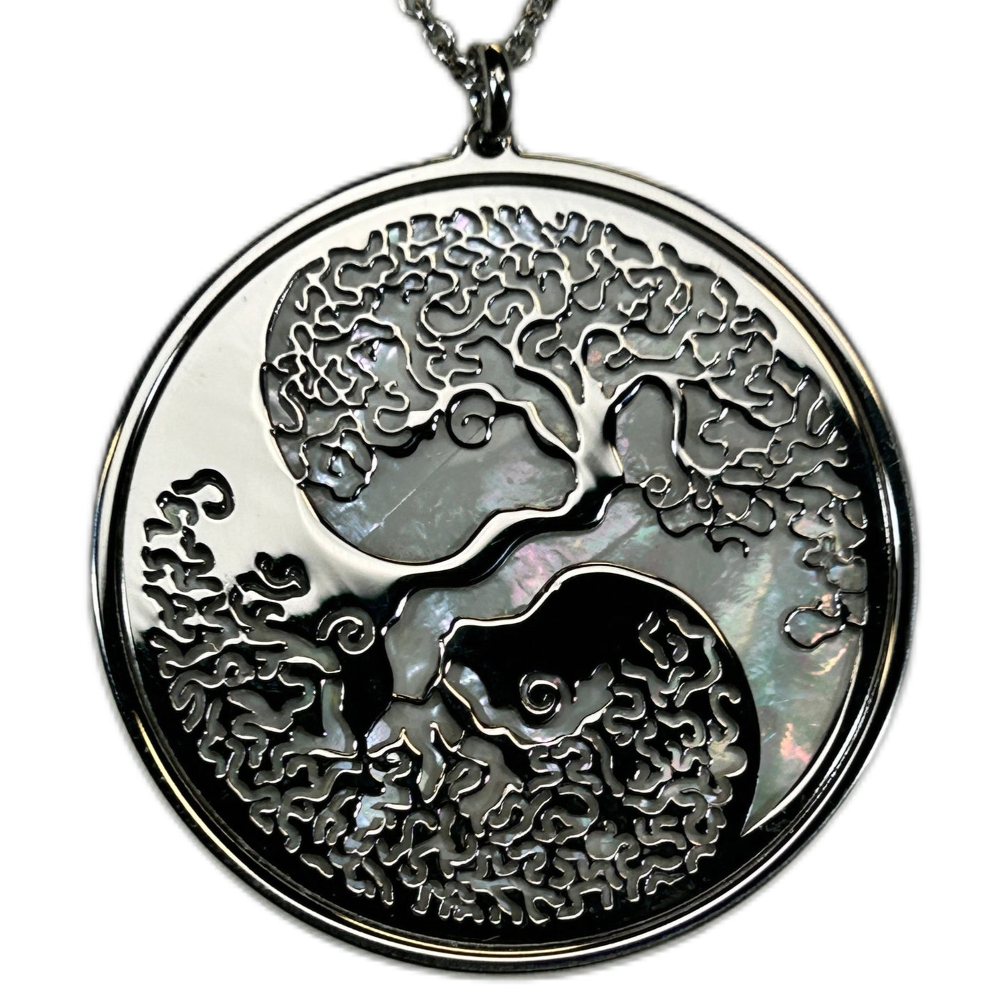 TAO YIN/YANG, CIONDOLO CON SFONDO IN MADREPERLA NATURALE.