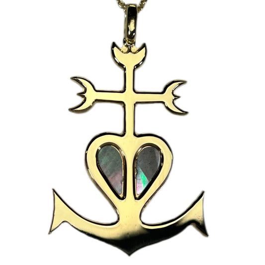CROCE DELLA CAMARGUE, CON SFONDO IN MADREPERLA, CROCE GITANA CON ANCORA E CUORE.